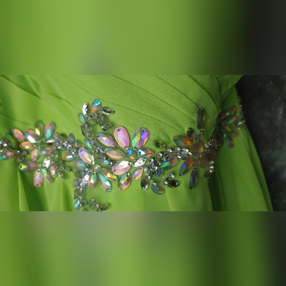 Envious Couture Prom Dress - Picture 3 of 12